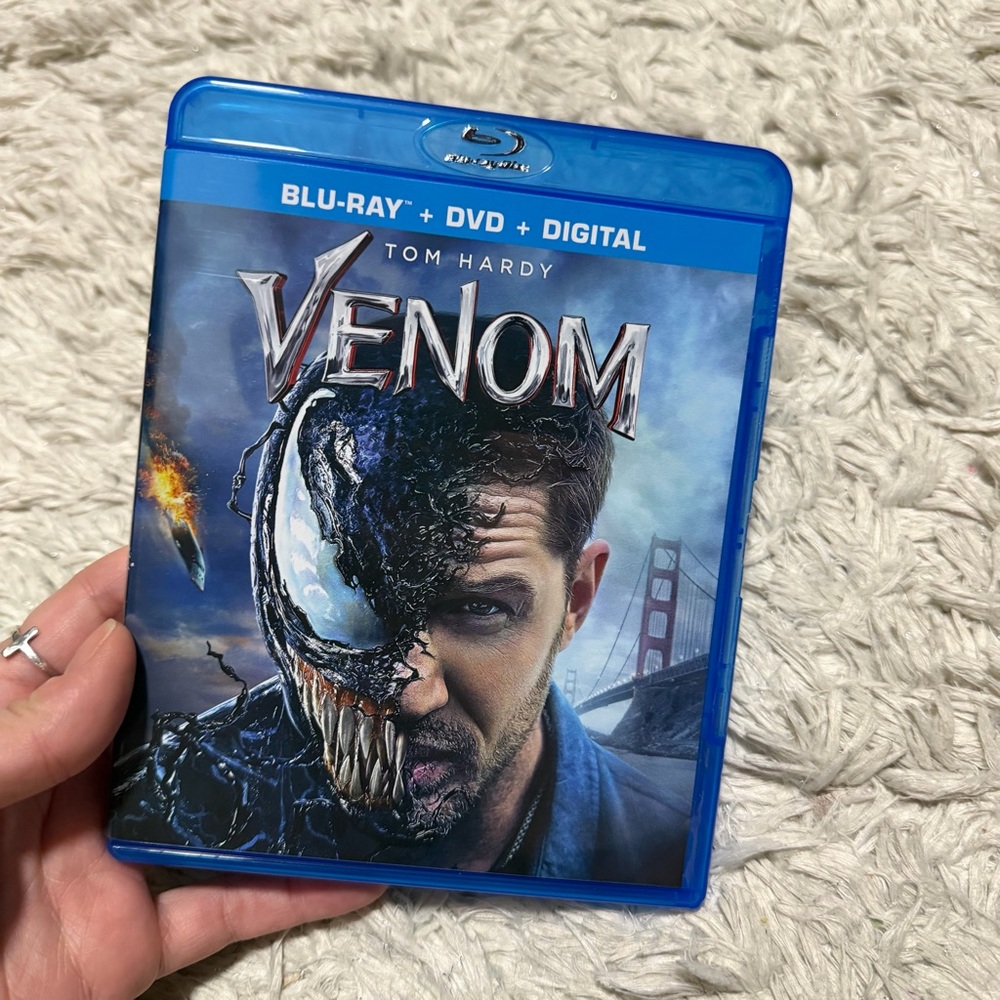 Venom Blu-ray DVD Combo